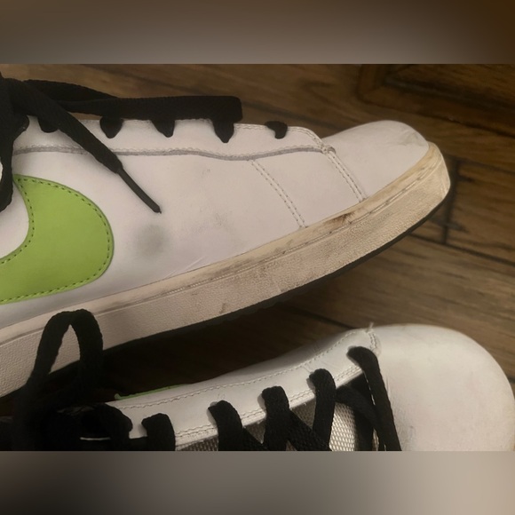 Nike men’s sneakers - Picture 2 of 4